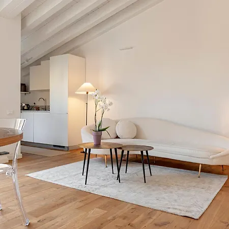 Waterfront Balcony I Grani 5 Grand Daire Livorno
